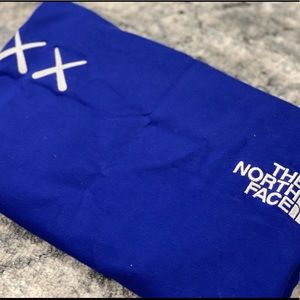 NORTH FACE X KAWS ✖️✖️